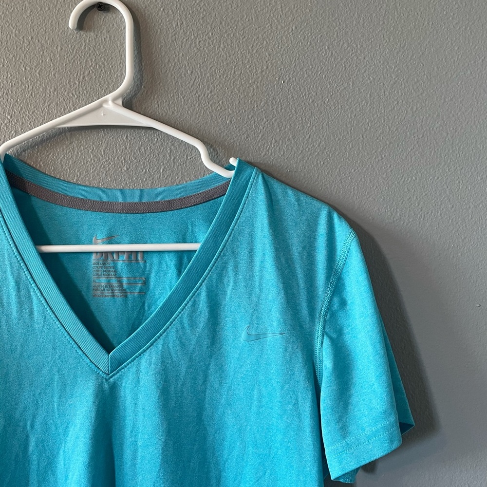 Nike dri-fit size medium